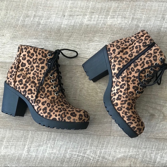💕Leopard Print Lace-up Lug Sole Combat Booties💕 - Picture 8 of 10